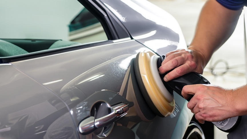 Wosk koloryzujący – co daje i jak działa?