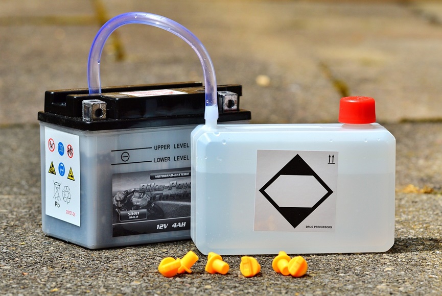 Ładowanie telefonu z akumulatora samochodu – czy jest możliwe?