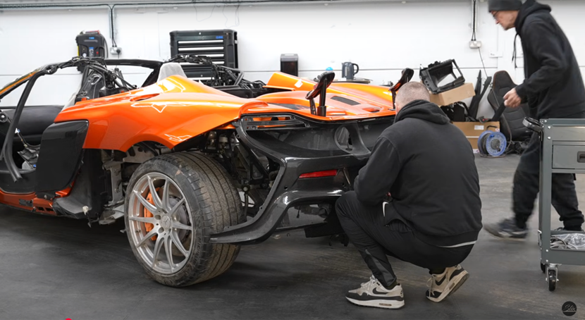 Montaż karoserii mclaren